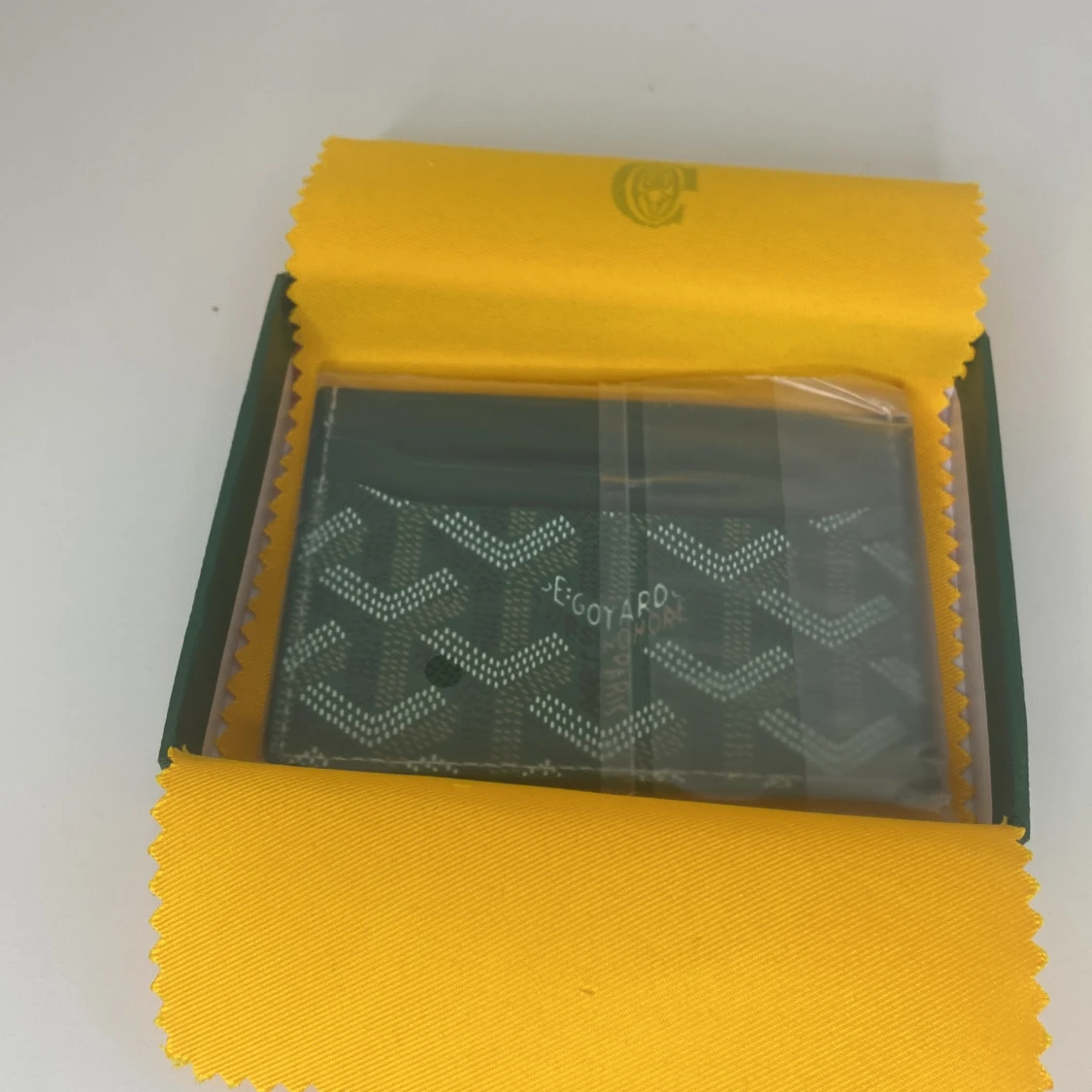 Goy wallet perfect condition green colour  - 2