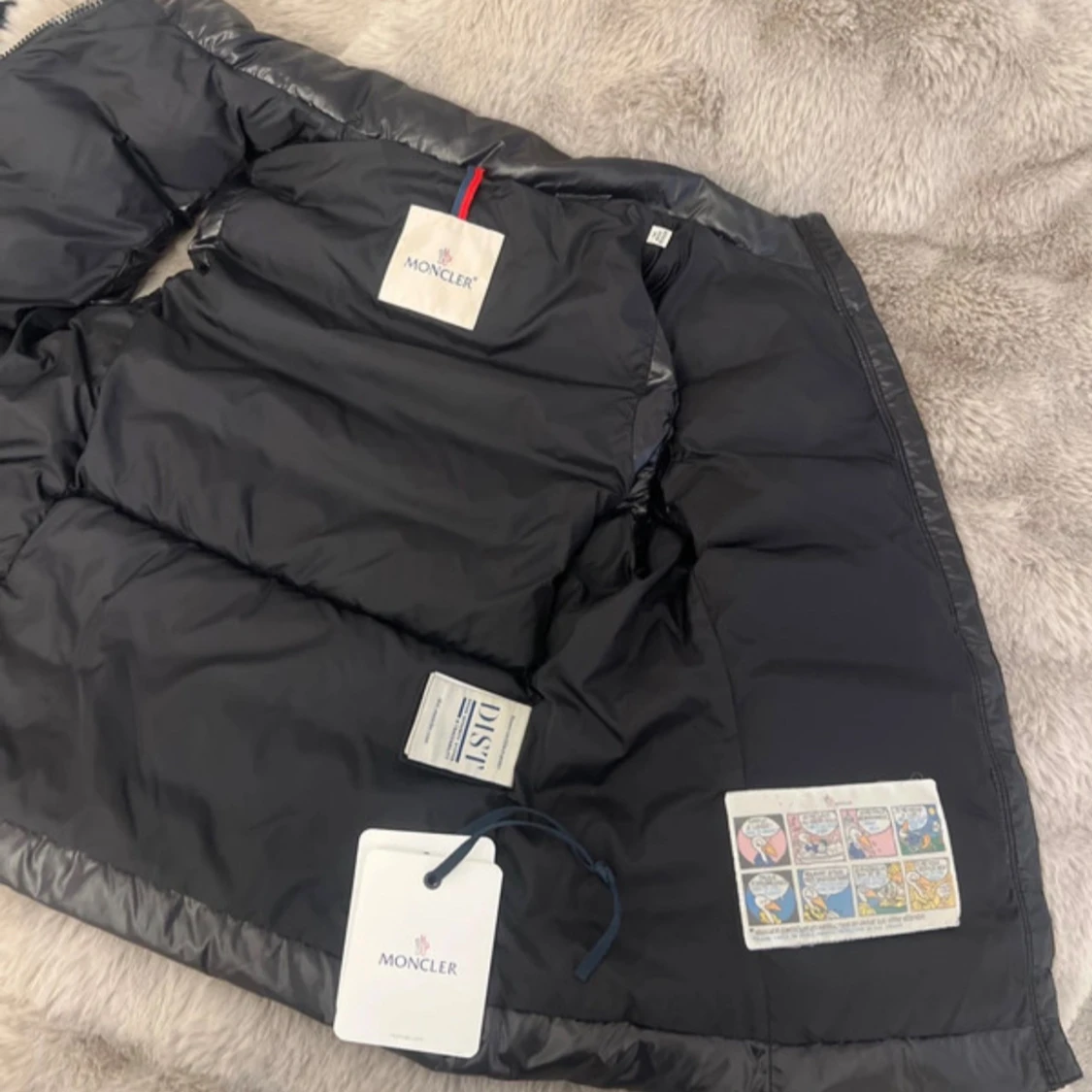 Svart dunväst från Moncler - 1