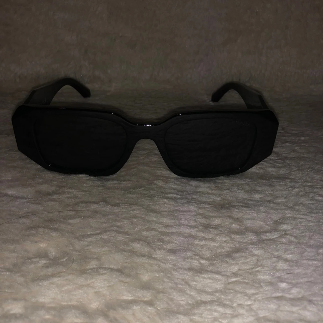 Prada Svarta solglasögon 