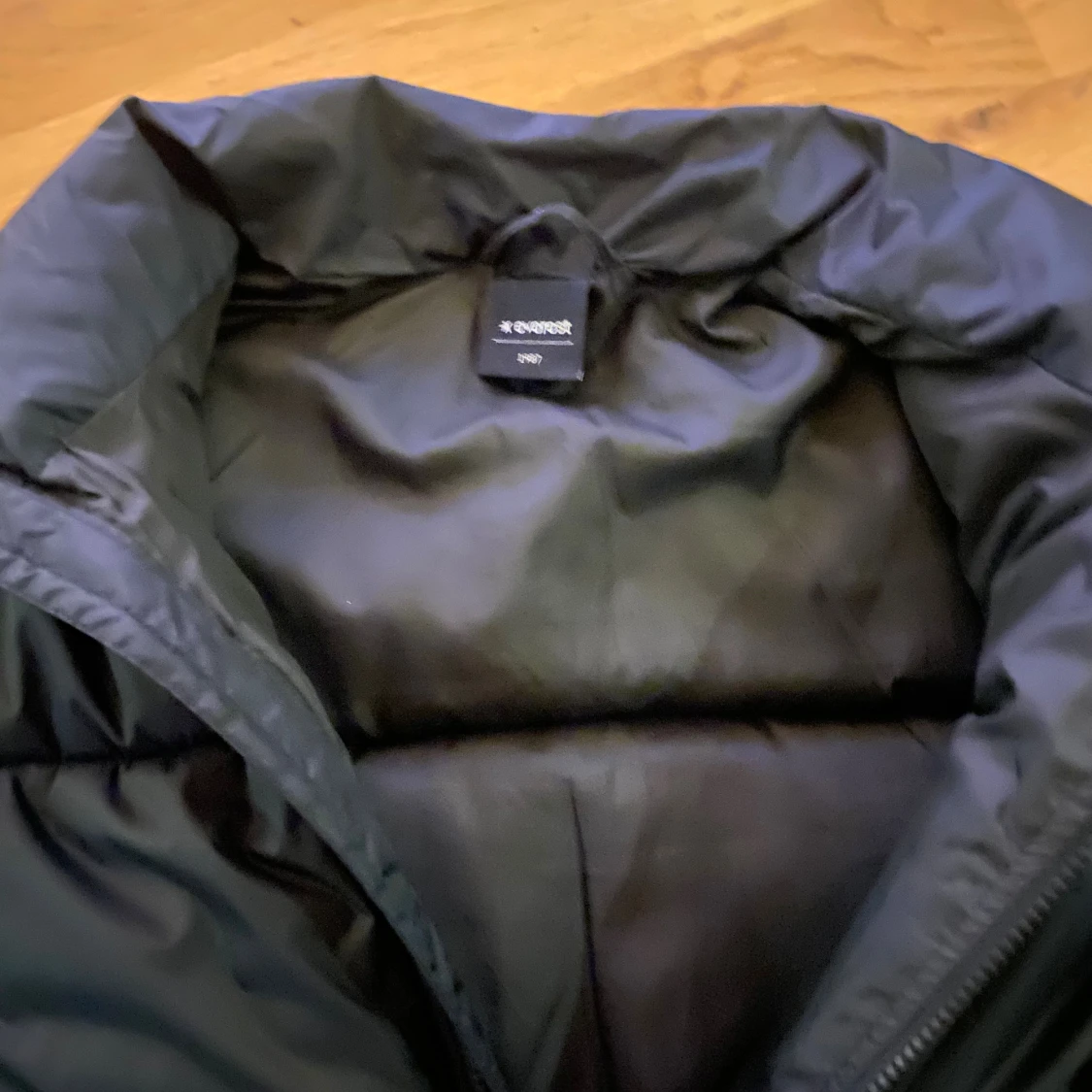 Svart pufferjacka från Everest - 2