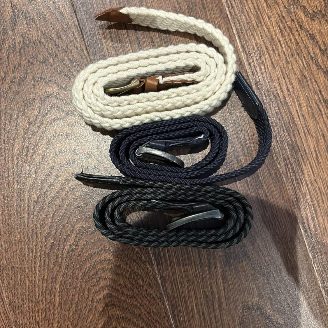 3-pack flätade bälten i olika färger