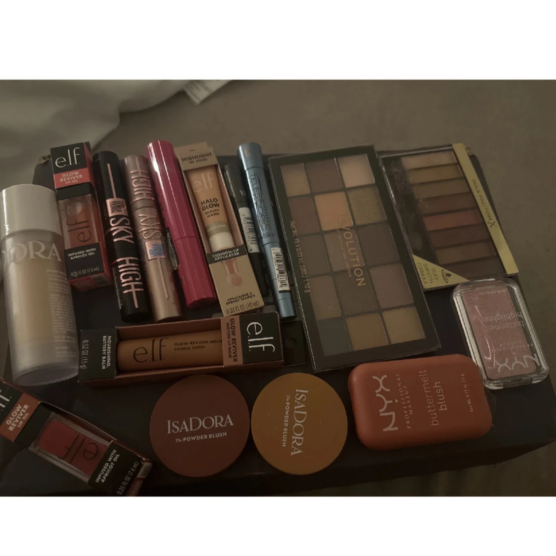 Stor sminksamling med paletter och blush - 1