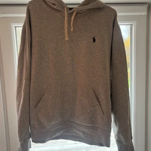 Ralph lauren hoodie - Tjockt och mjukt matrial , dm för frågor ❤️