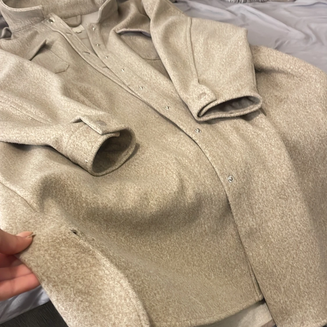 Beige overshirt jacka från ONLY - 1
