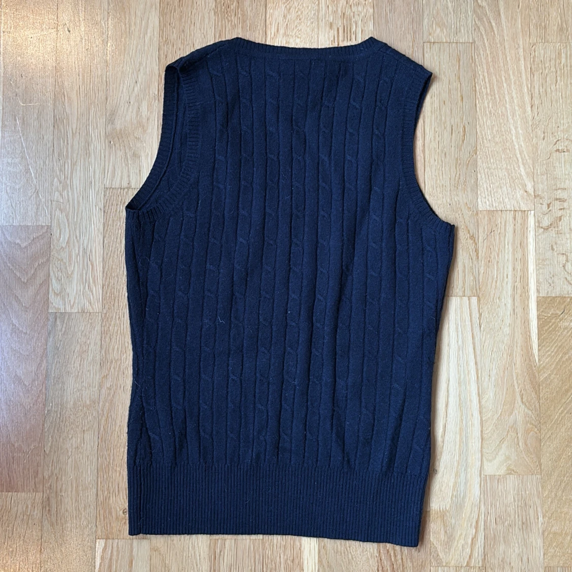 marinblå GANT ullväst - 1