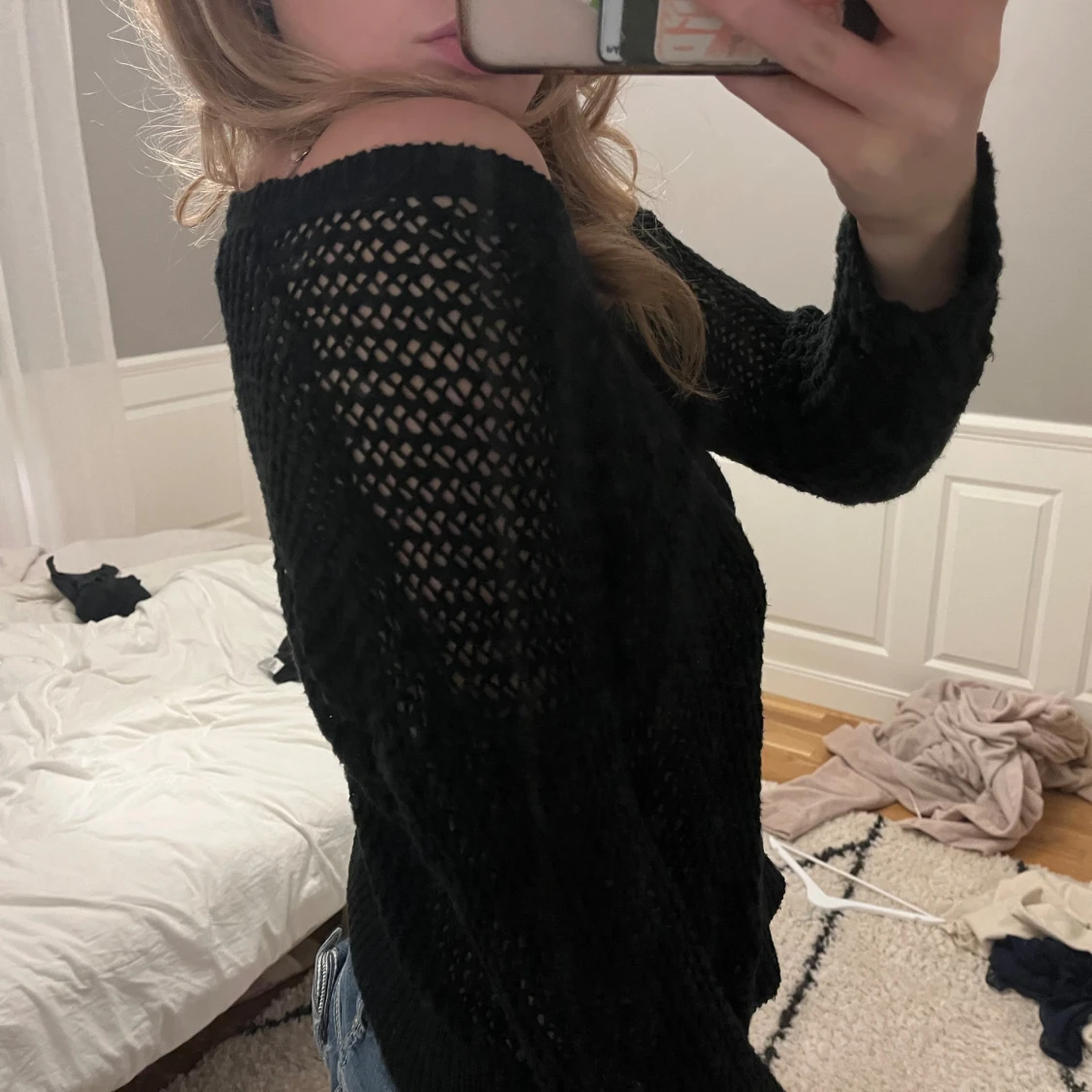 Svart stickad offshoulder tröja - 1