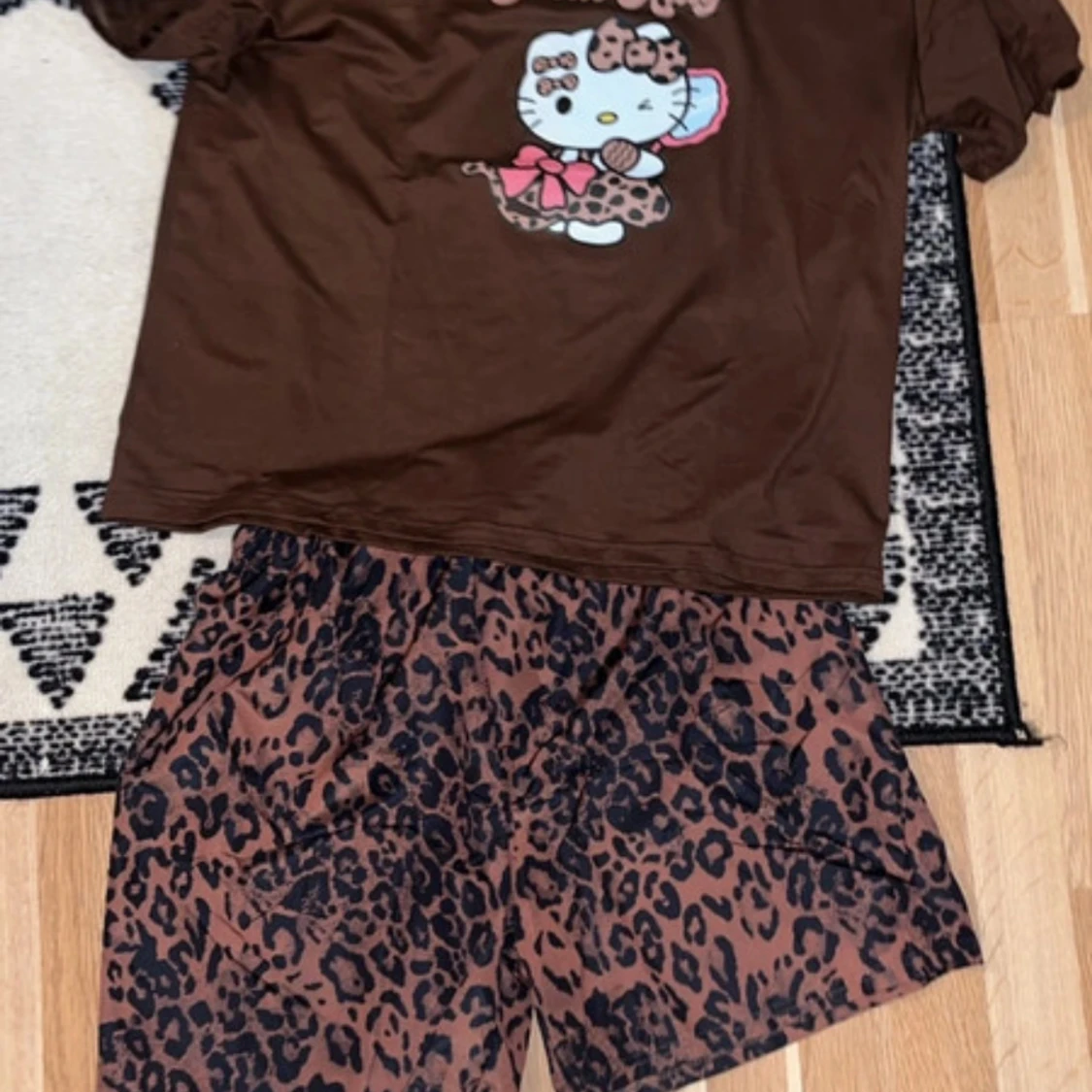 Hello Kitty Bruna leopardmönstrade shorts