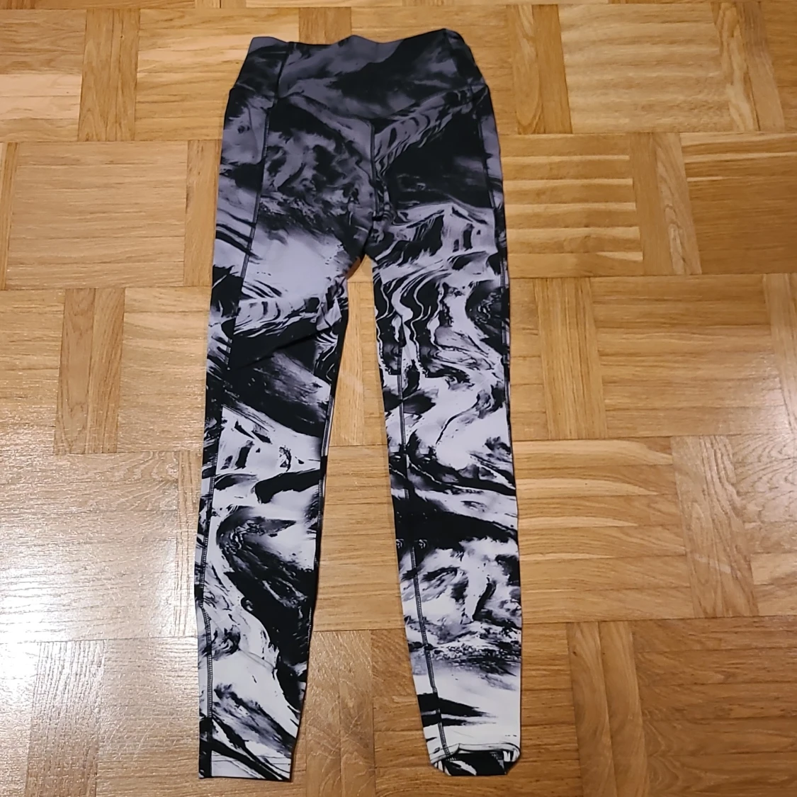 Nike Dri-Fit leggings XS svart/vit mönster - 2