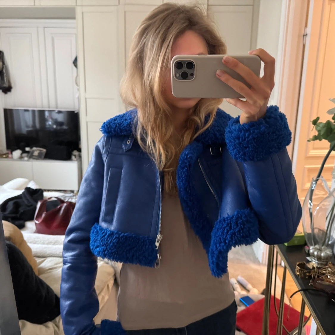 Blå croppad teddyjacka / skinnjacka  - 1