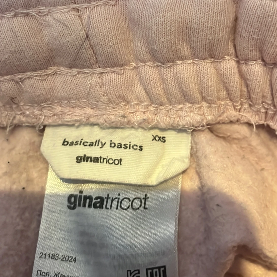 Ljusrosa mjukisbyxor Gina Tricot  - 1