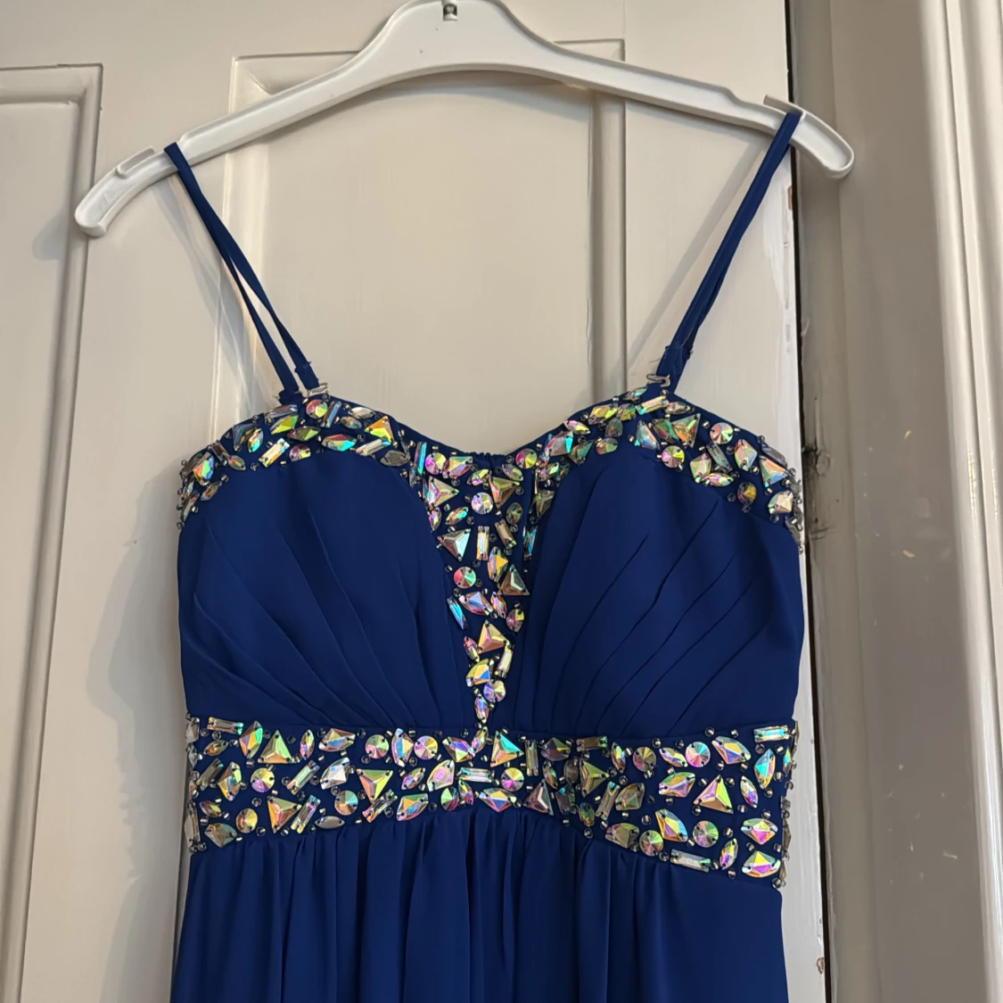 Blå långklänning med strass från Pink Room