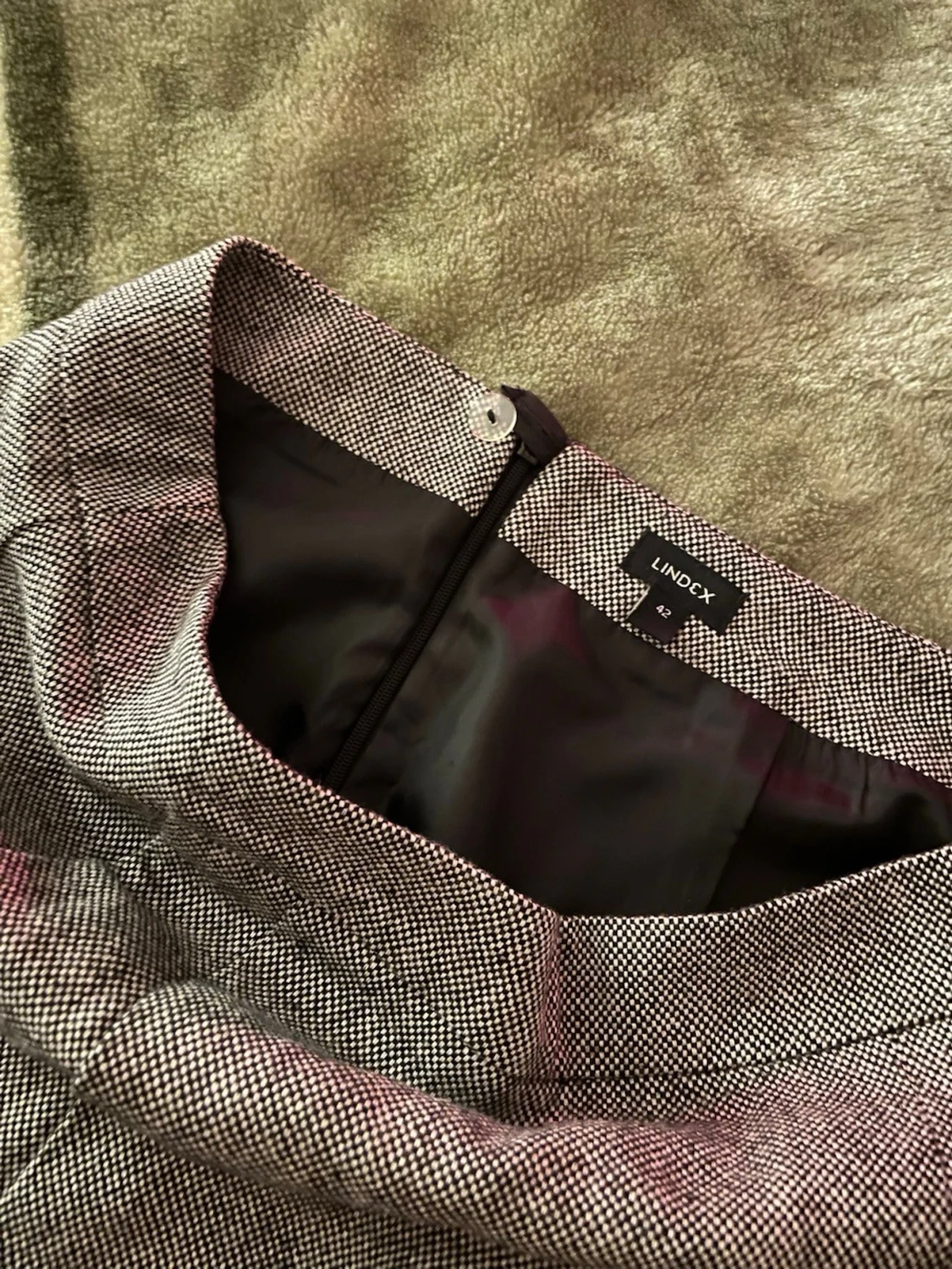 Grå rutig kortkjol från Lindex - 2