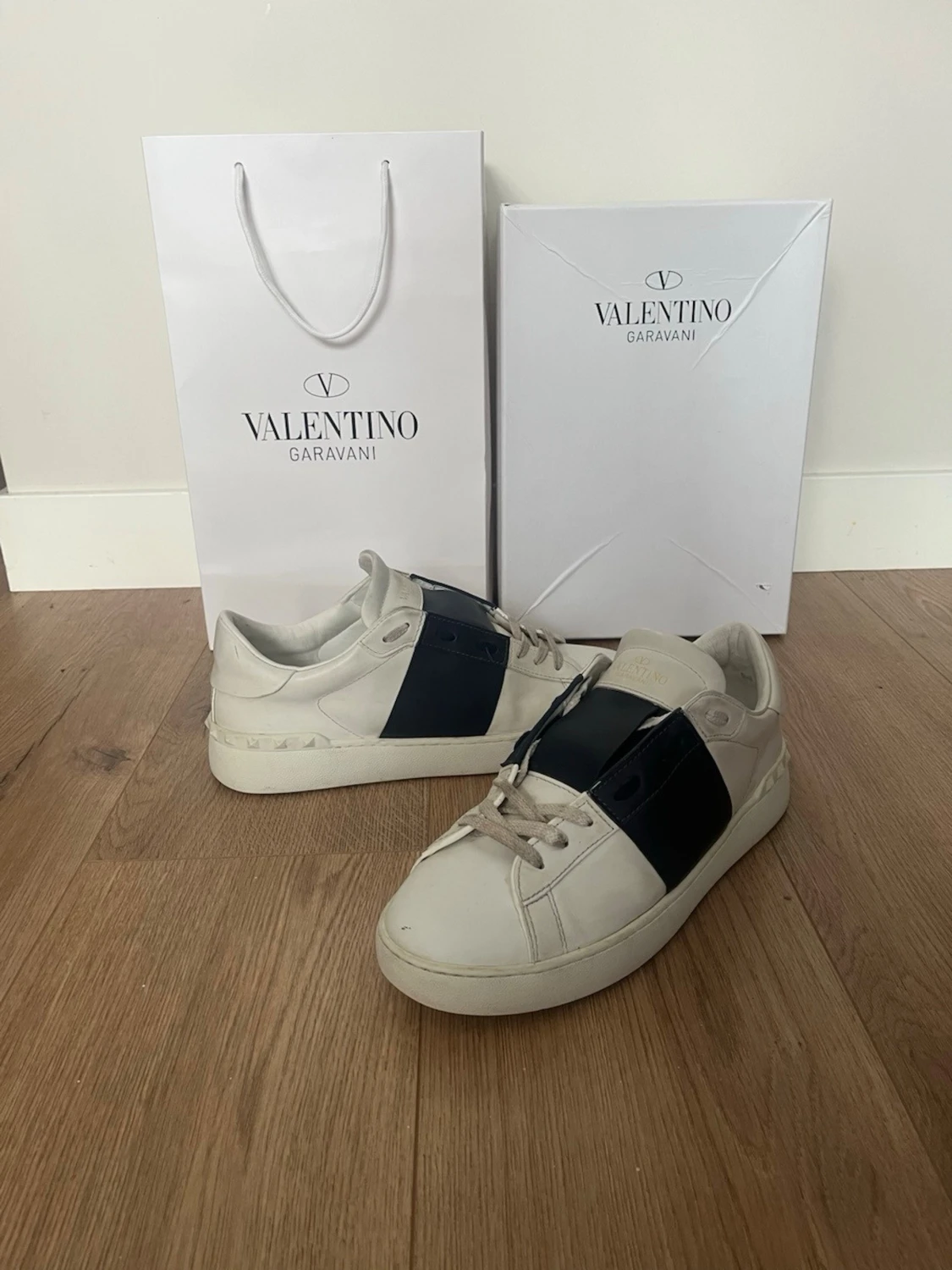 Valentino open
