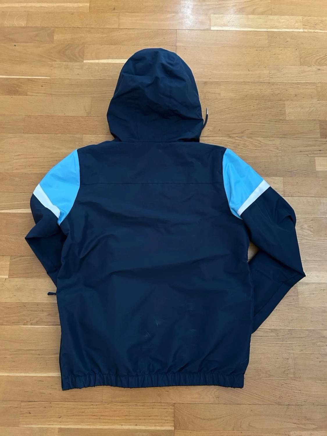 Blå vindjacka från Ellesse med huva - 1