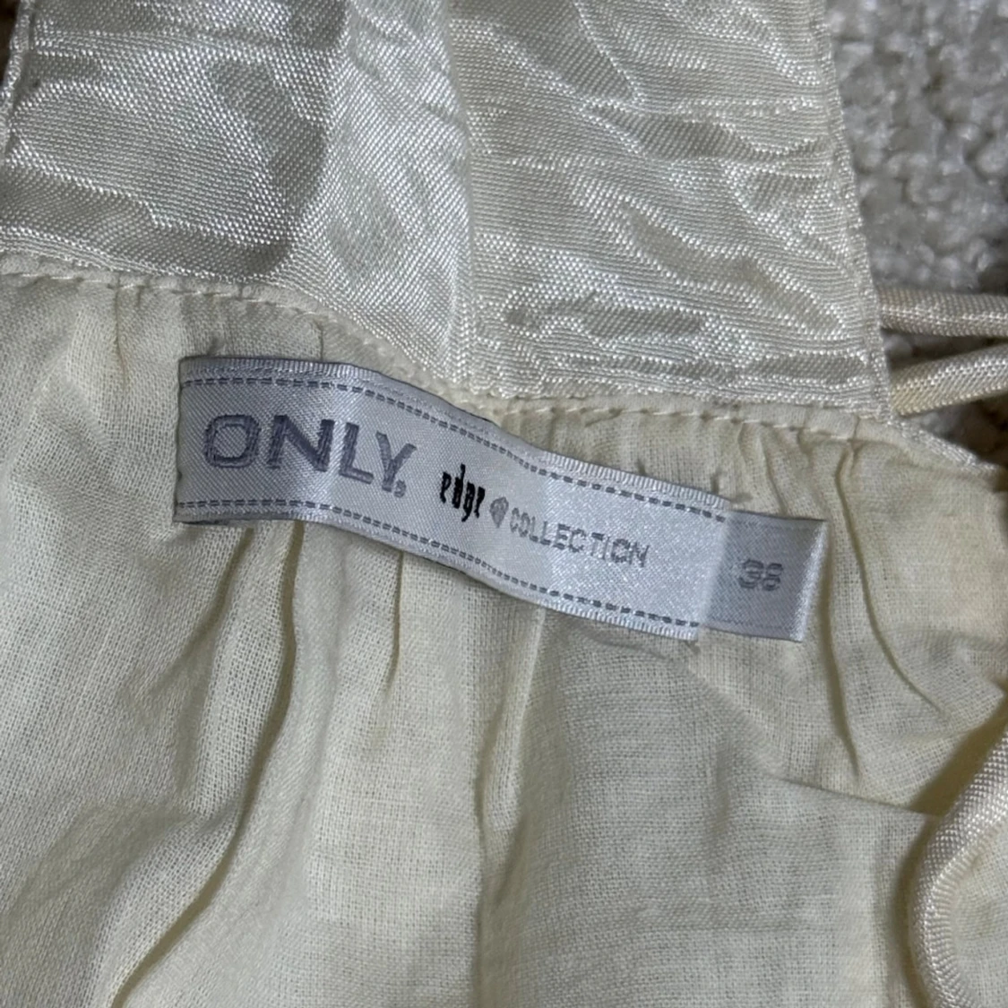 Vit somrig klänning från ONLY - 2