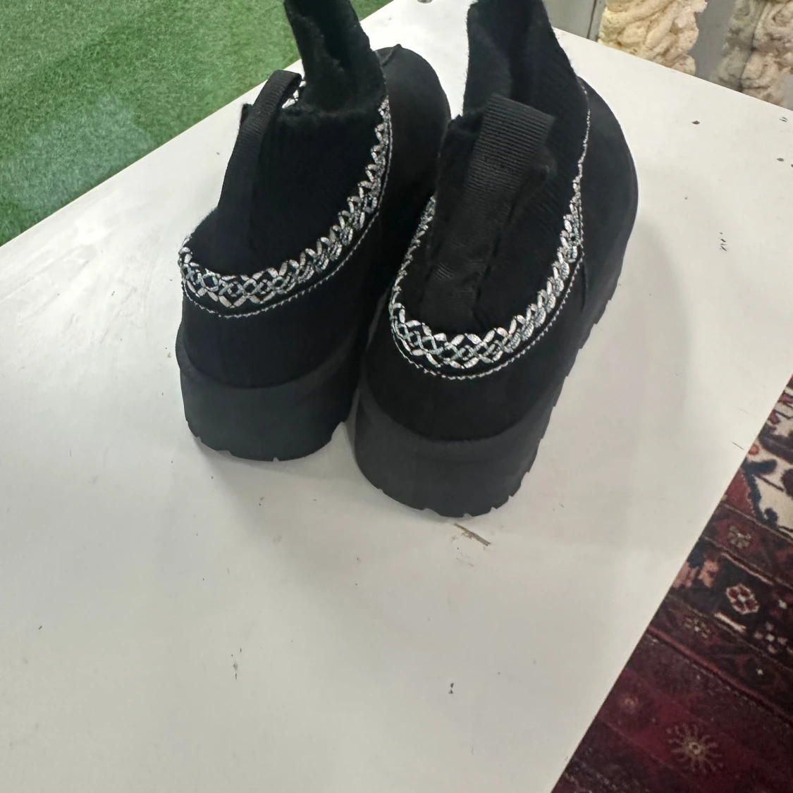 Svarta boots med flätad detalj 39/40