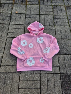 Denim tears - Pink and white details denim tears hoodie. Very warm and comfortable. Size M
