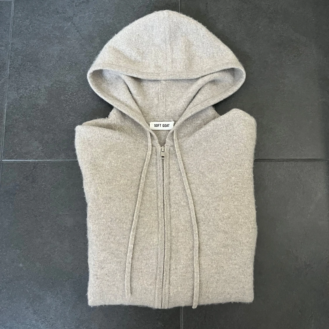 Soft goat zip