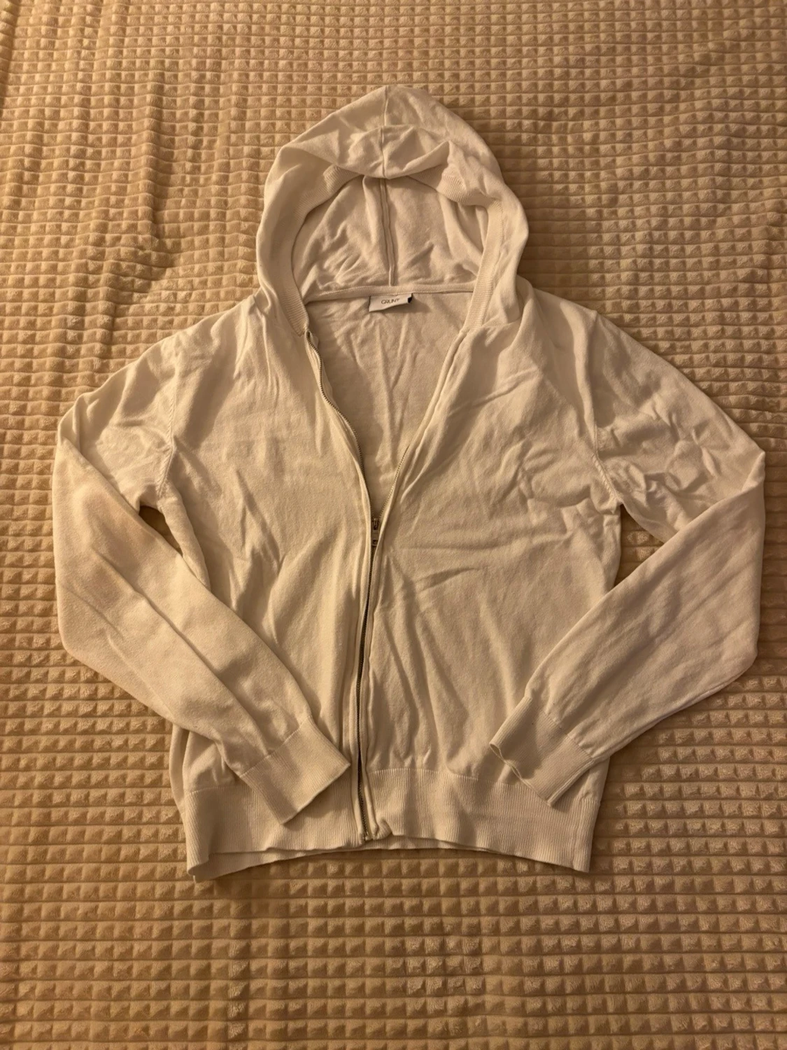 En zip hoodie från grunt