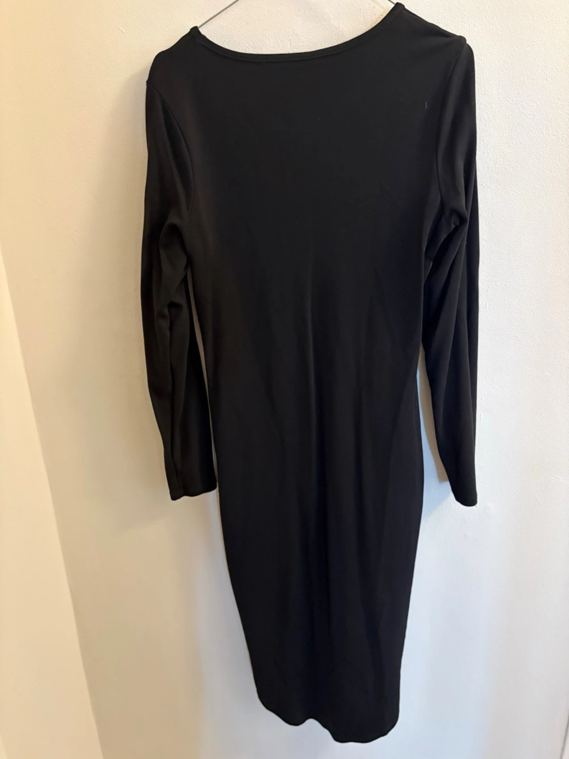 Svart långärmad klänning från Lindex - 2