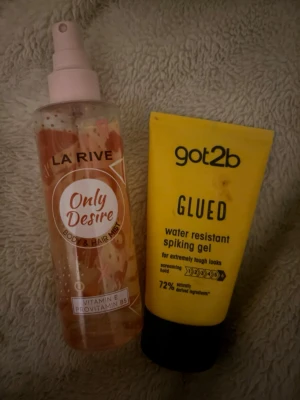 La Rive Only Desire och got2b GLUED - Säljer en ögonbrynsgele/hårgel med en body & hair mist med lukten av vanilj som är stark och som faktiskt håller hela dagen. Doften ger inte den huvudvärken vissa får av allmänt vanilj parfymer❤️❤️