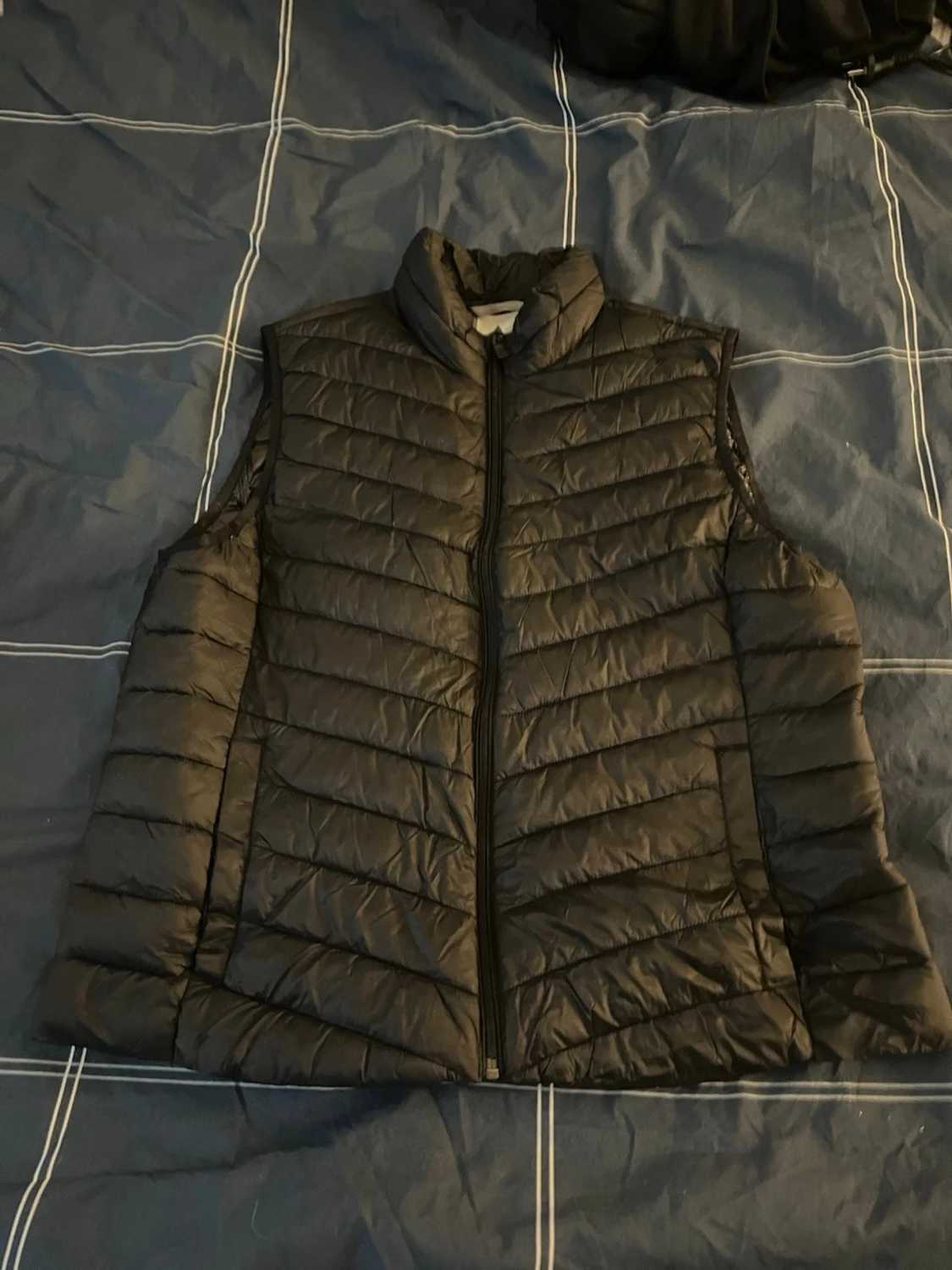 Svart dunväst från McKinley