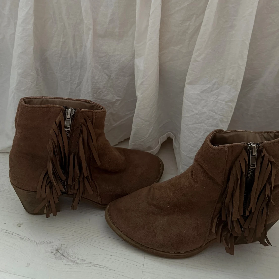 Bruna mocka boots med fransar - 2
