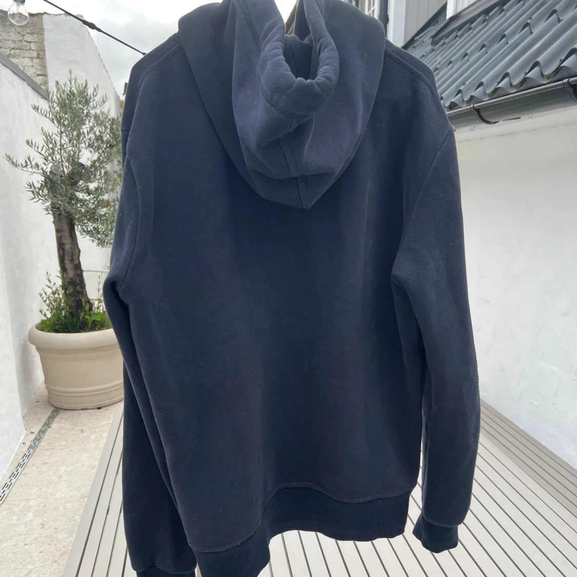 Svart hoodie från Superdry med tryck - 1