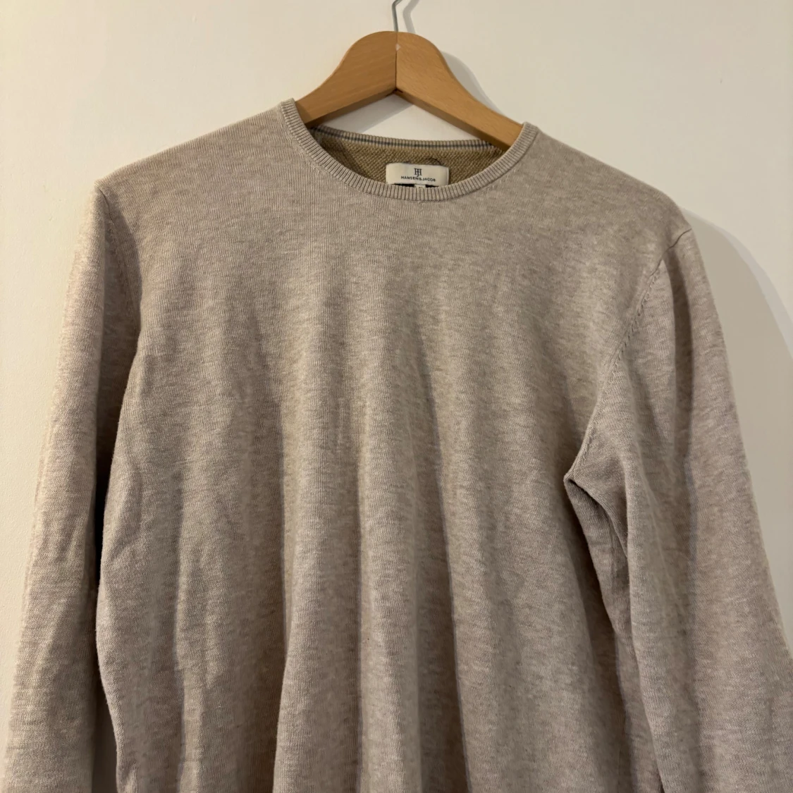 Beige stickad tröja Hansen & Jacob