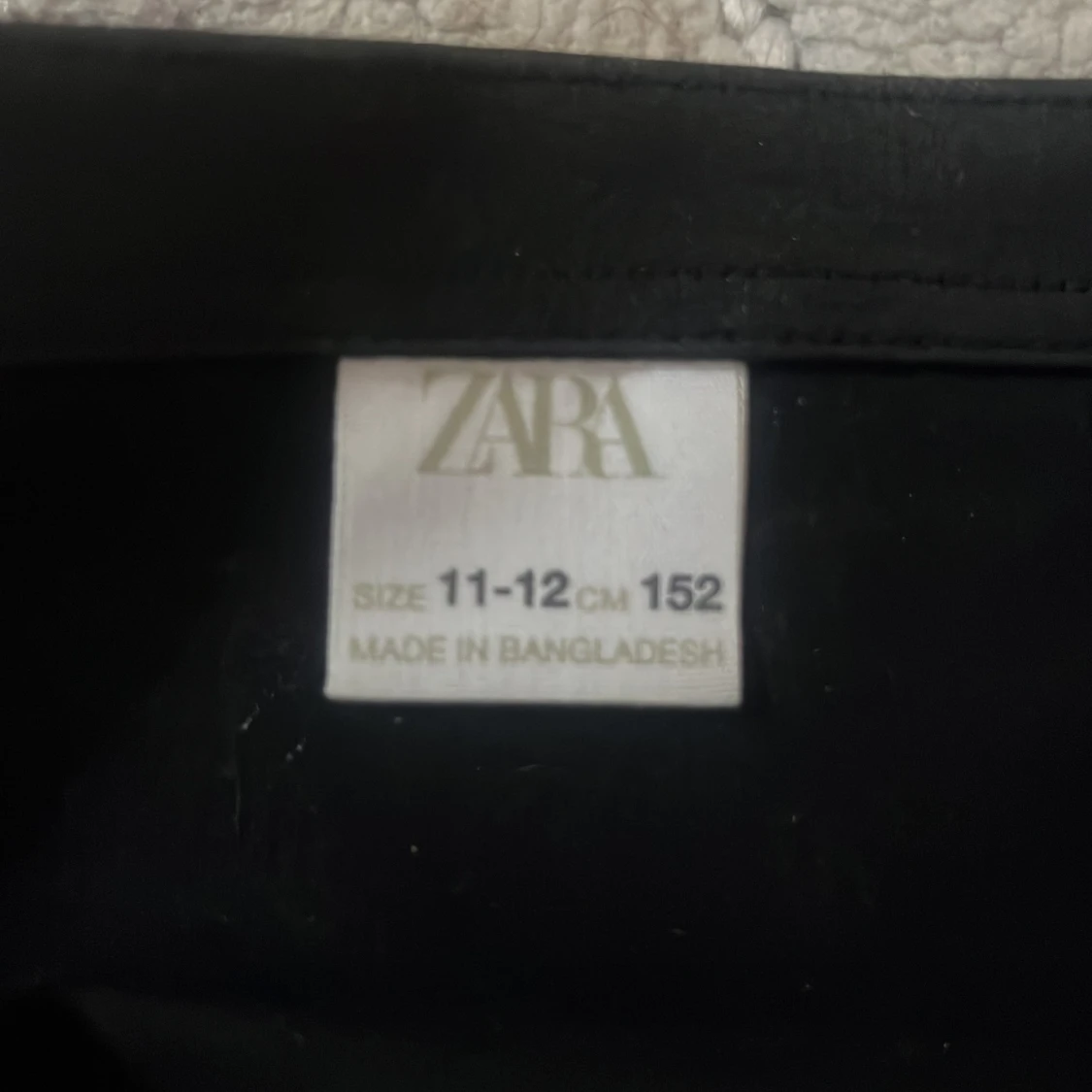 Svart paljettkjol från Zara - 3