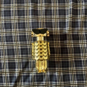 Rabanne fame intens eau de parfum ml 80  - Rabanne fame intens eau de parfum ml 80. Använd pyttelite för en kväll och tyckte den var fantastisk. 