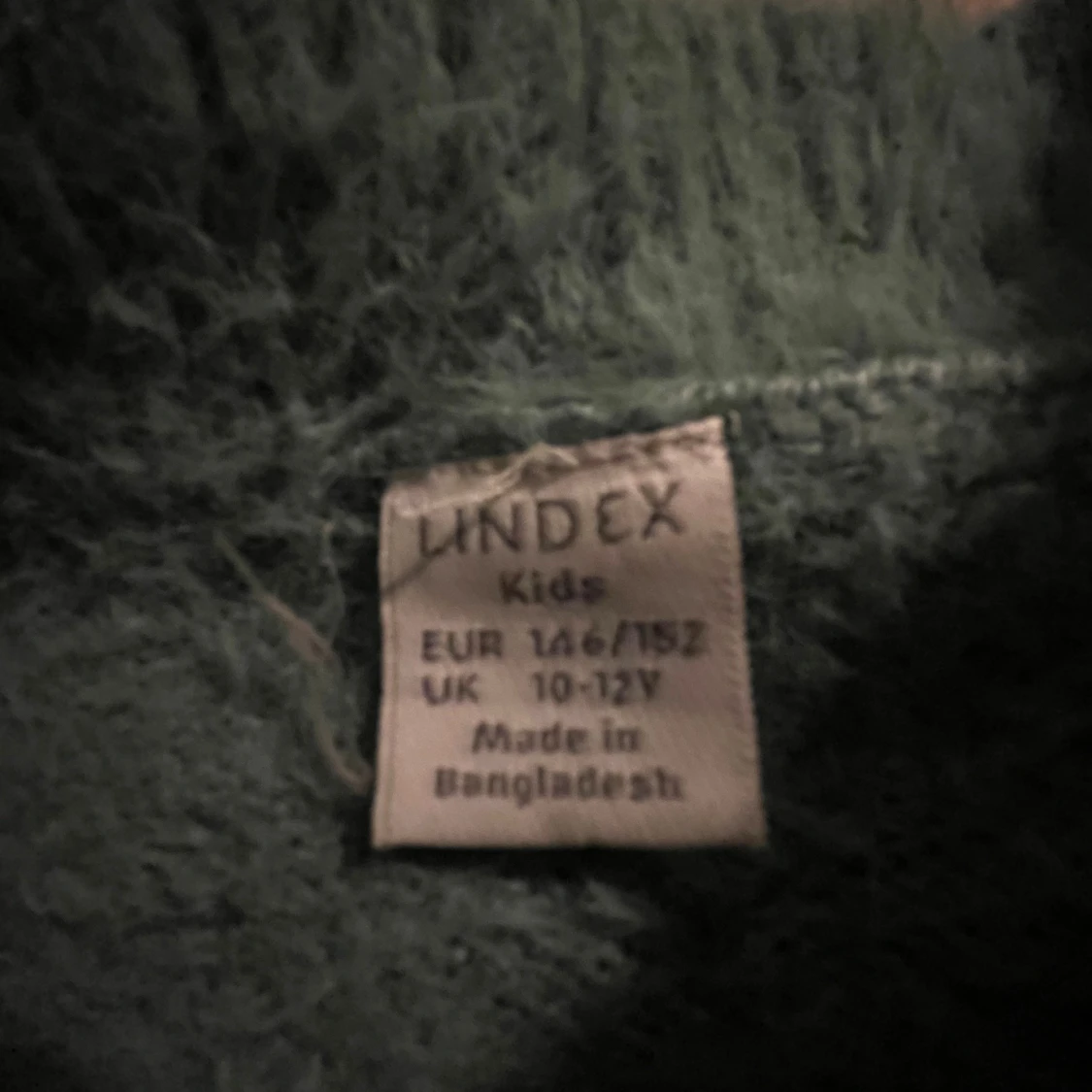 Grön fluffig tröja från Lindex - 1