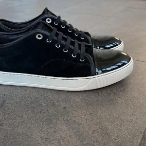 Lanvins - Lanvins i väldigt fint skick, ser i stort sätt nya ut, och är använda sparsamt, och väl taget hand om. Skriv vid funderingar.