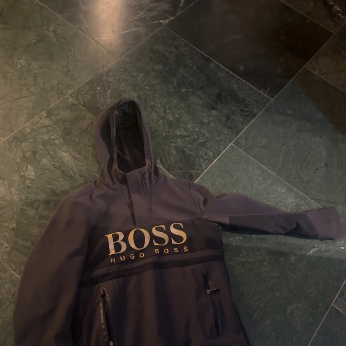 Svart vindjacka från Hugo Boss