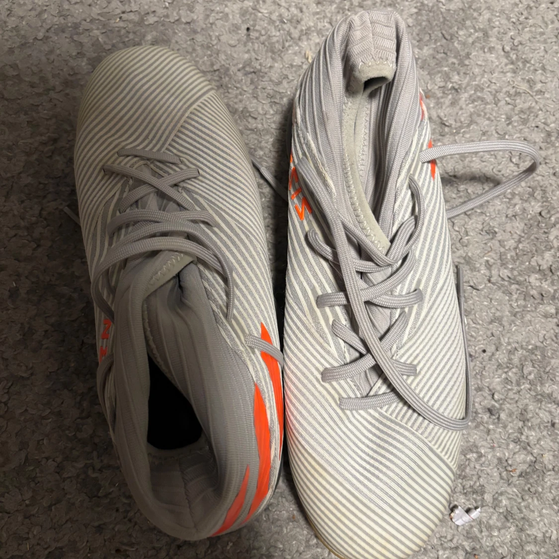 Adidas Nemeziz grå fotbollsskor stl 40 2/3 - 1