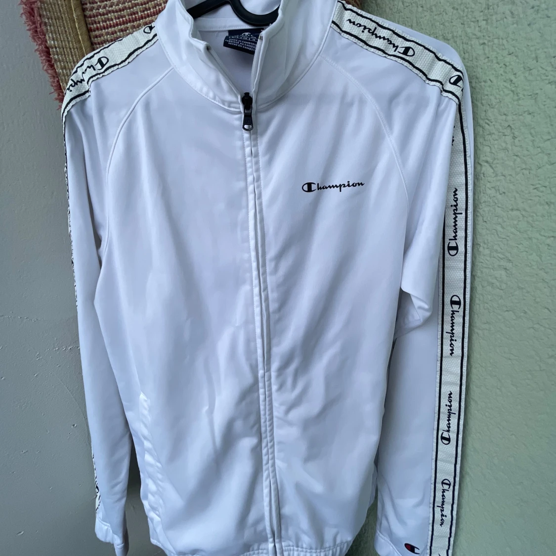 Vit vindjacka från Champion
