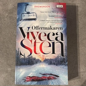 Offermakaren - En spännande deckare som utspelar sig i Åre, där ett mord i skidbacken sätter igång en intensiv jakt på sanningen. Brutala mord, snöstormar och starka karaktärer gör detta till en bladvändare för dig som gillar mysterier och thrillers i fjällmiljö.