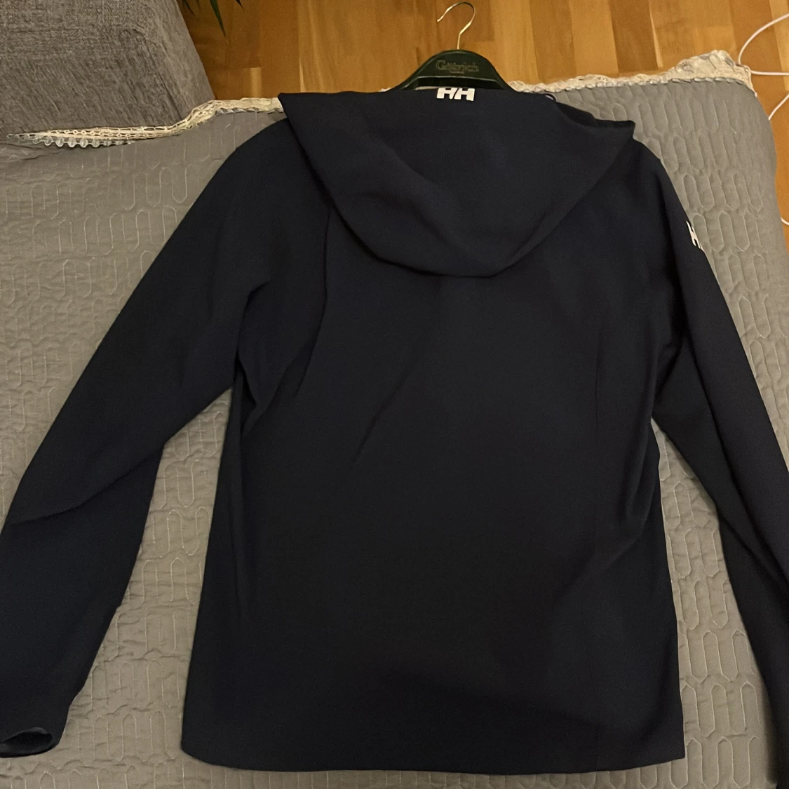 Mörkblå jacka från Helly Hansen - 1