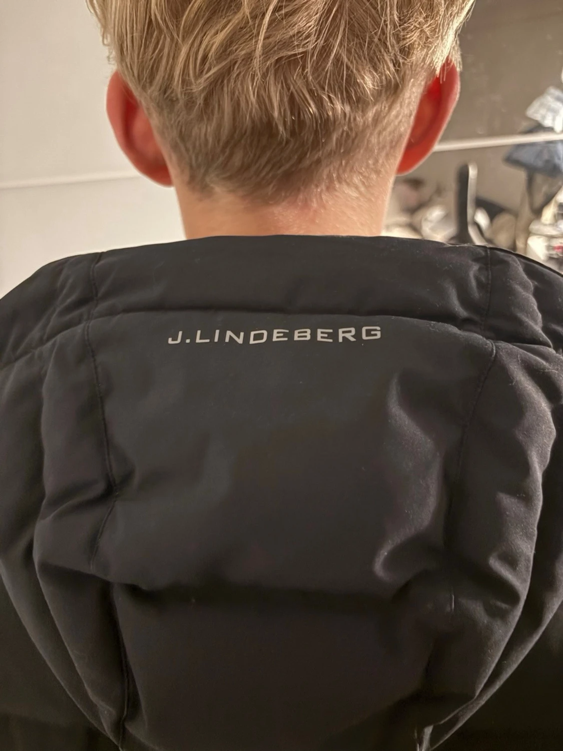 Svart pufferjacka från J.Lindeberg - 3