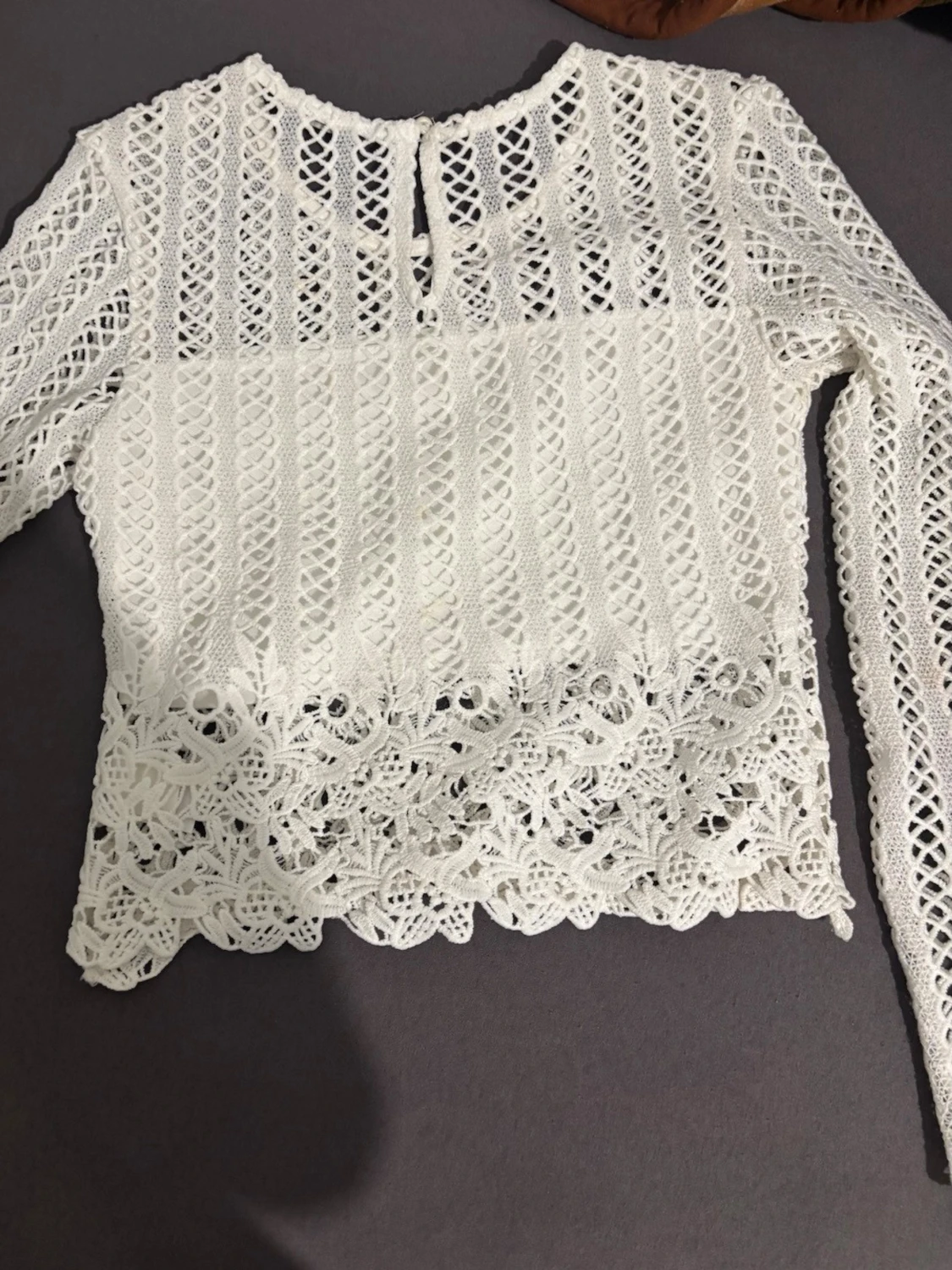 Vit spetsblus med lång ärm - 1
