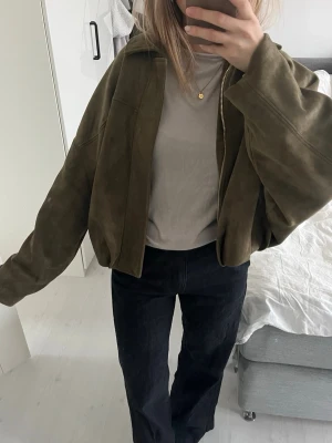 Bomberjacka - Grön bomberjacka från Zara💚kommer inte till användning