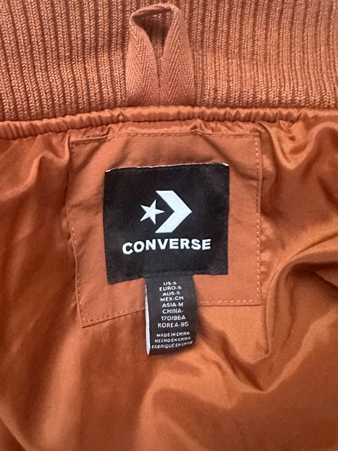 Converse Jacka Storlek S - 2