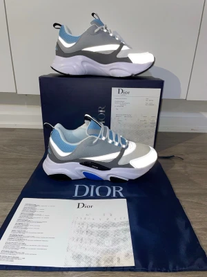 B22 - Säljer ett par snygga B22 i toppkvalitet!          📲 TikTok: @exclustore.eu