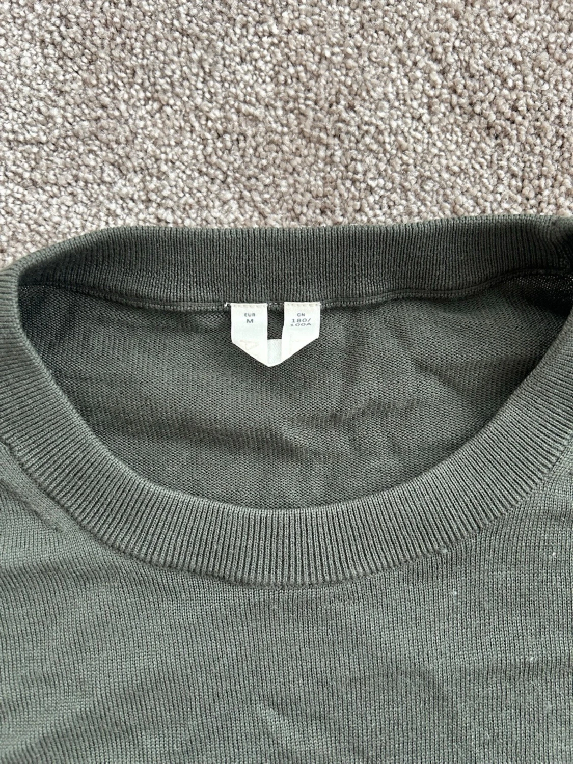 Mörkgrön stickad tröja från Arket - 1