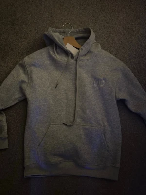 CD hoodie - Best quality. Brand new never used. Its size M but fits S perfectly. Ask for more pictures yk.