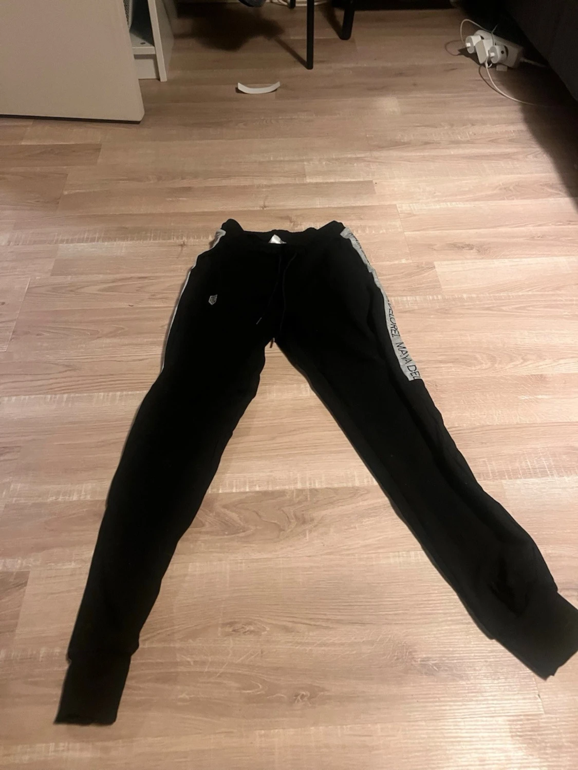 Svarta mjukisbyxor Maya Delorez 2XS