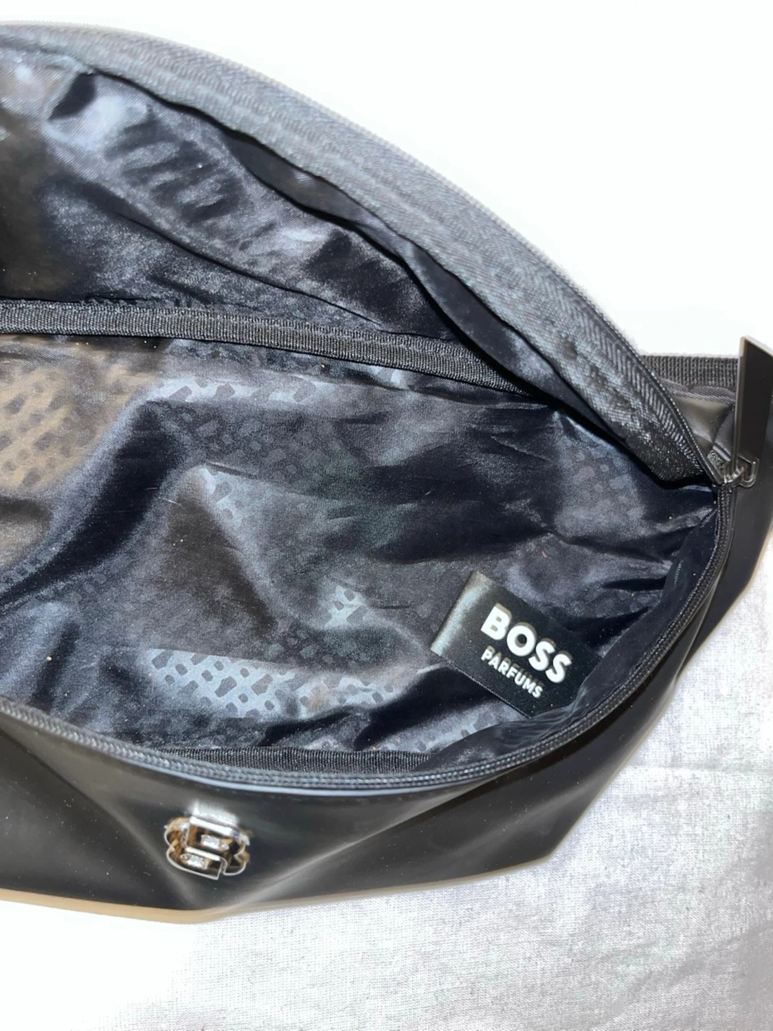 Svart magväska från BOSS Parfums - 3