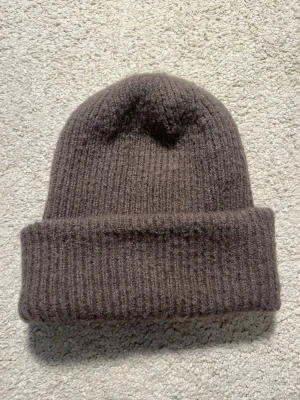 Everest Mössa - Säljer min gamla mössa då den inte kommer till användning. Kom privat för fler frågor💕