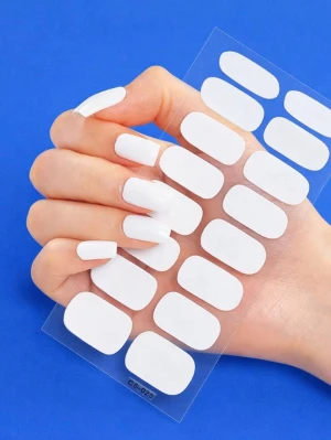 💅 helt nytt ! Plomberat! Vita nagelstickers i rektangulär form naglar 💅 💕🫶 - 💅NYA  PLOMBERADE, Säljer ett ark med vita nagelstickers i rektangulär form. Perfekt för att snabbt fixa snygga naglar hemma. Klistermärkena är tunna och flexibla, enkla att applicera och ta bort. Passar både långa och korta naglar. Roligt & Enkelt kontakta mig gärna innan köp Mvh Anna 💅🫶💕