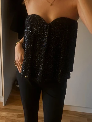 Offshoulder topp Gina Tricot  - Super fin Offshoulder topp från Gina, använd en gång så är som ny